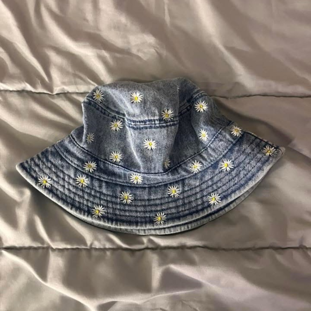 Aerie sunflower bucket hat